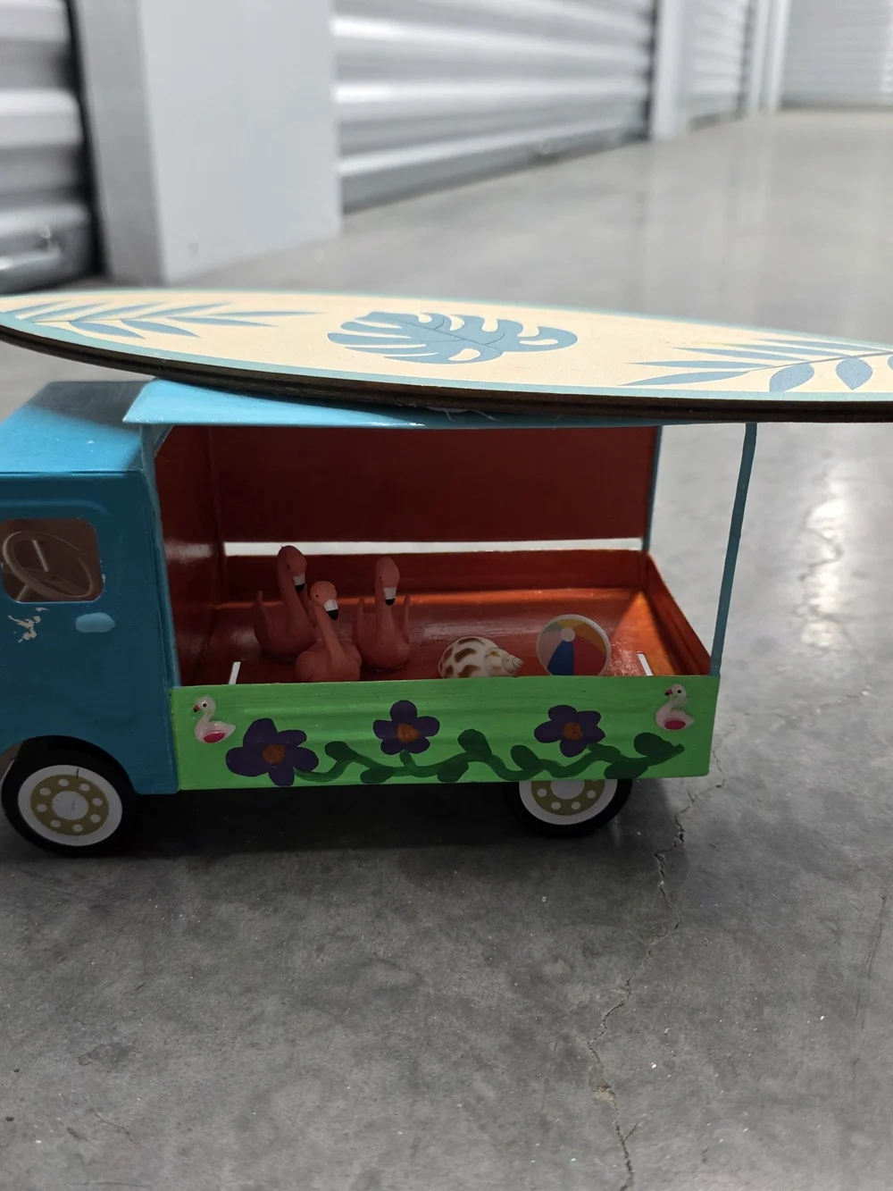 Surf's Up Decor Surfboard Van - Blue & Green